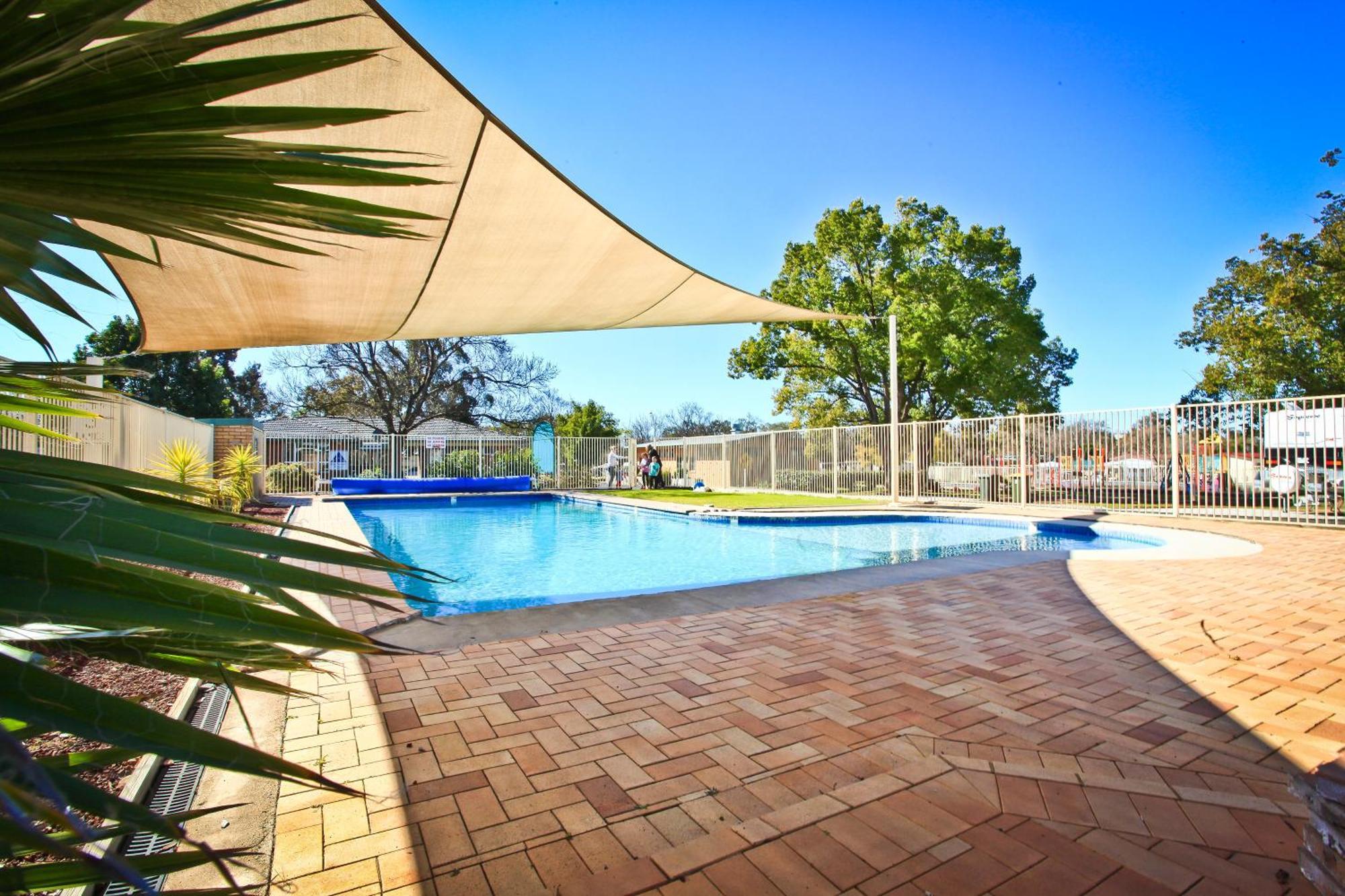 Nrma Dubbo Holiday Park Hotel Exterior foto