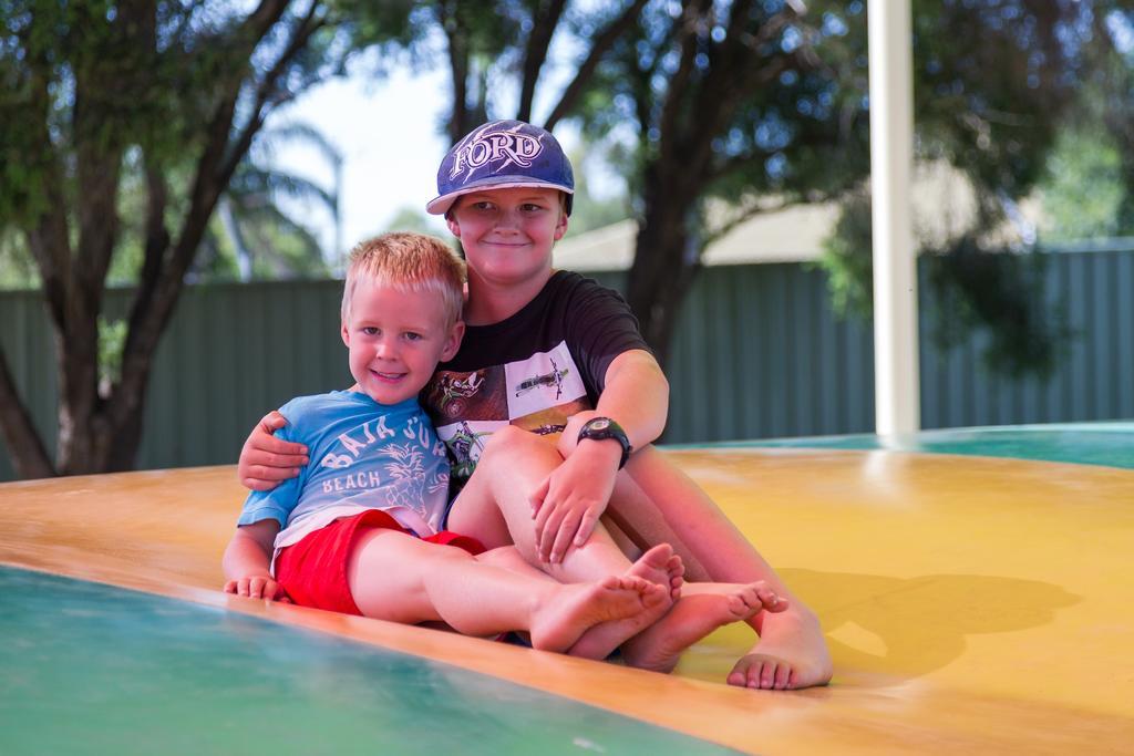 Nrma Dubbo Holiday Park Hotel Exterior foto