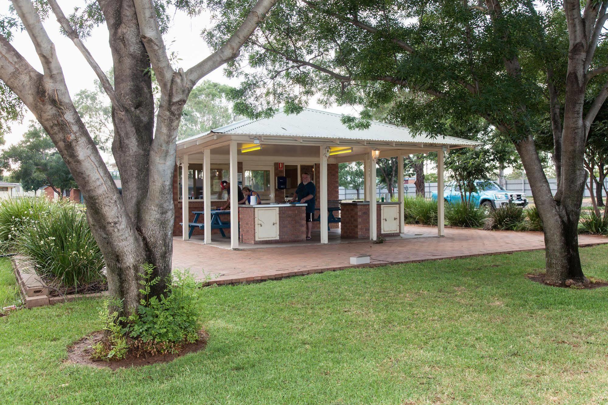 Nrma Dubbo Holiday Park Hotel Exterior foto