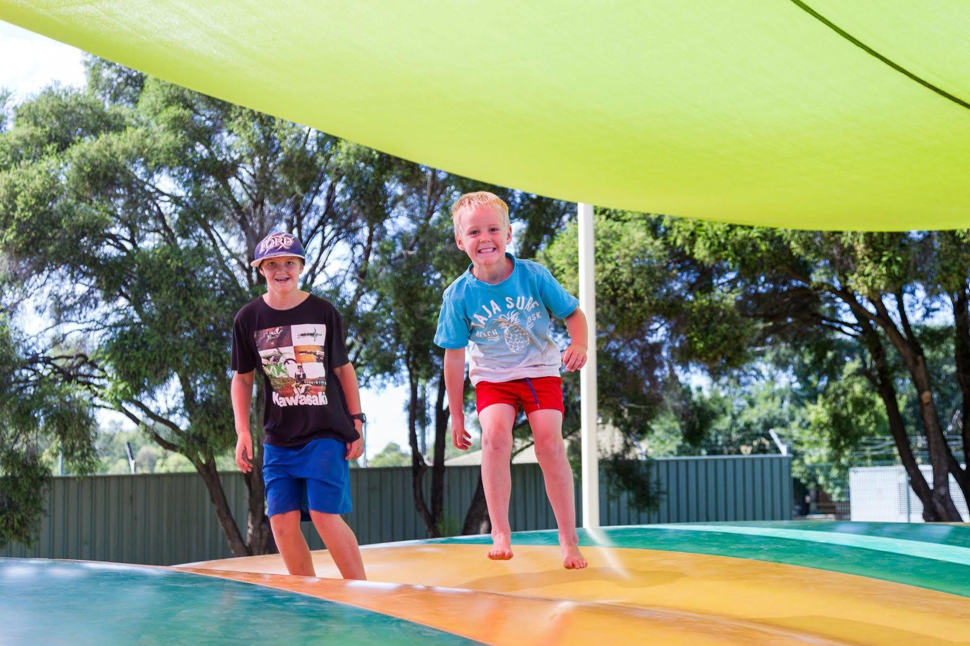 Nrma Dubbo Holiday Park Hotel Exterior foto