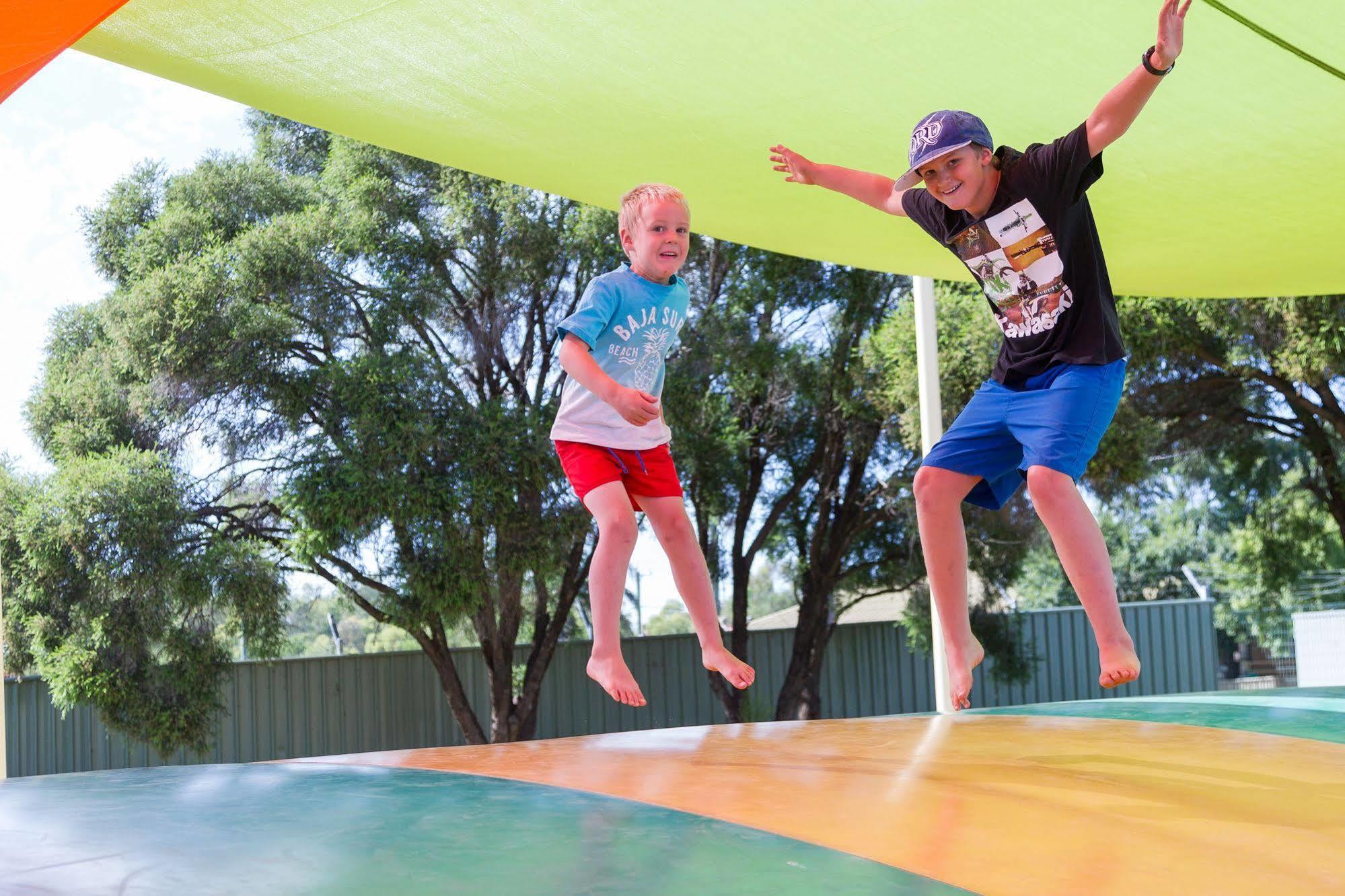 Nrma Dubbo Holiday Park Hotel Exterior foto